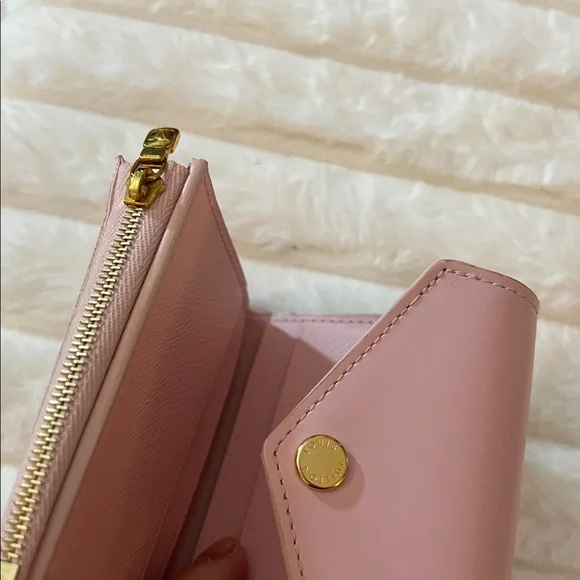 Louis Vuitton Pink and Tan Checkered Wallet - Picture 4 of 8